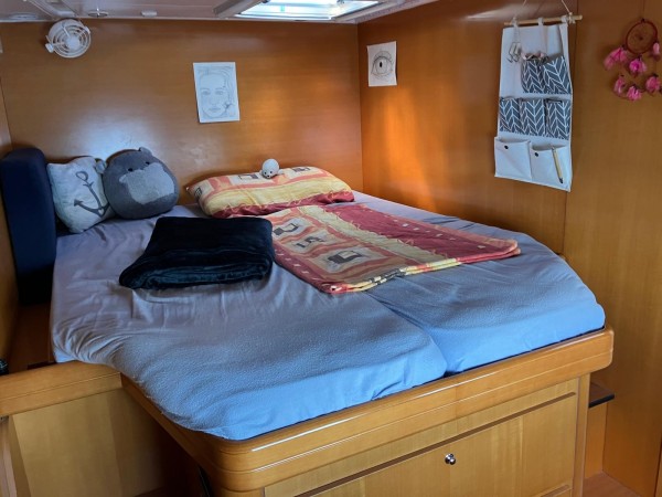 26Front cabin, starboard